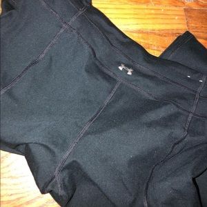 under armour yoga pants ( barely worn)
